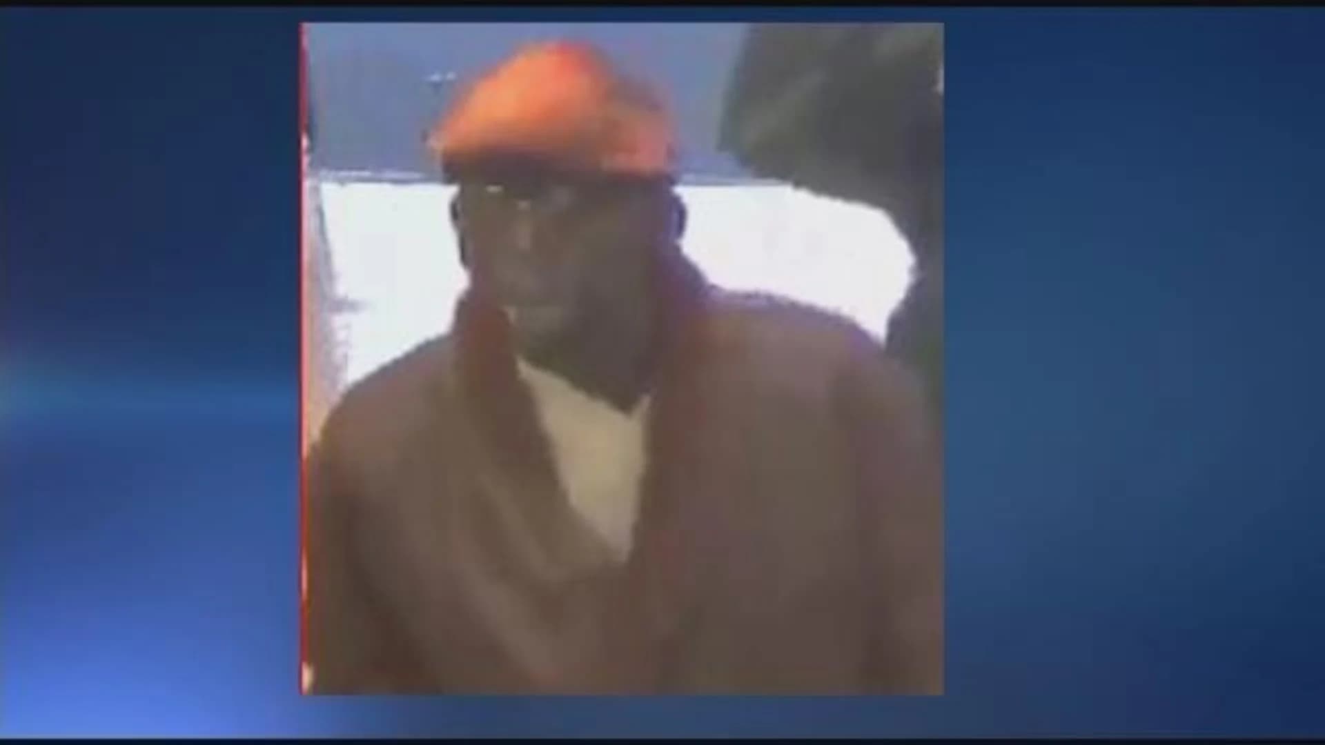 Police: Man robbed of phone, credit cards on the 4 train