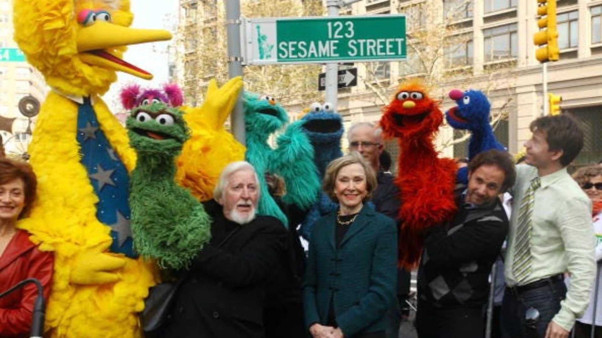 Puppeteer who played Big Bird on 'Sesame Street' retiring
