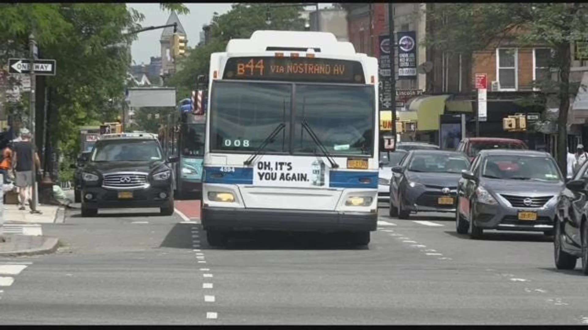 Legislators pass bill that will heighten fines for drivers who block city bus lanes